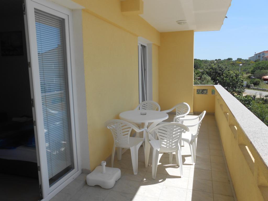 Apartments Jasmina Novalja Extérieur photo