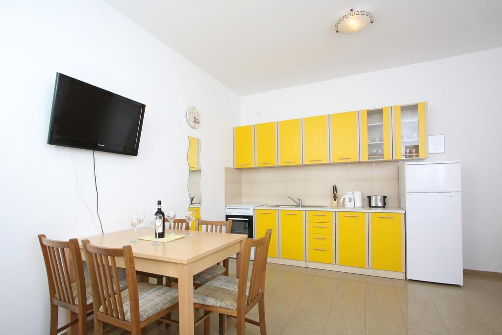 Apartments Jasmina Novalja Extérieur photo