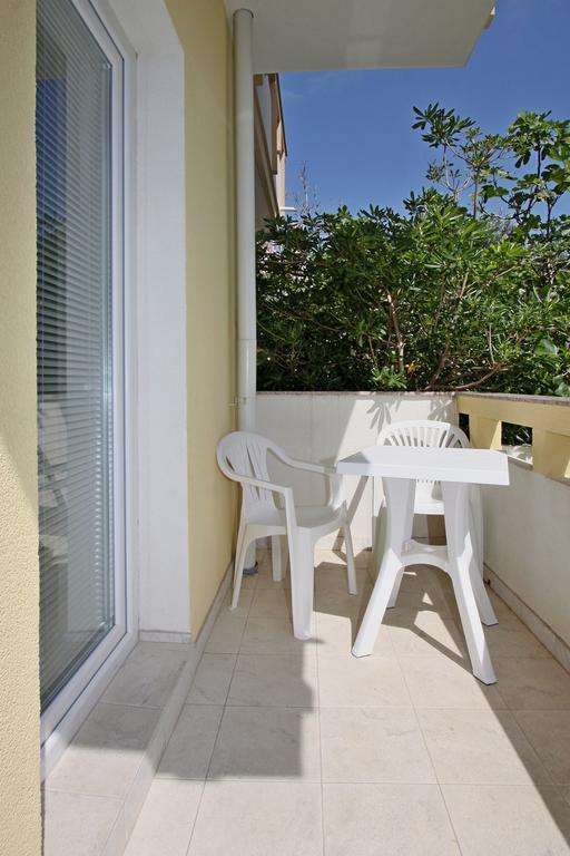 Apartments Jasmina Novalja Extérieur photo